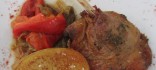 Cuixa d’ànec confitada al forn acompanyada amb escalivada i patata al caliu